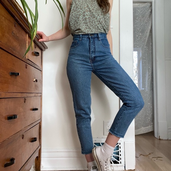 Denim - Vintage Mom Jeans | Super High Rise | size 26